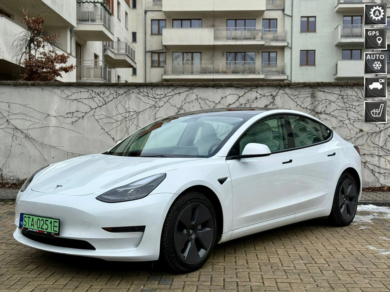 Tesla Model 3 - Główne zdjęcie