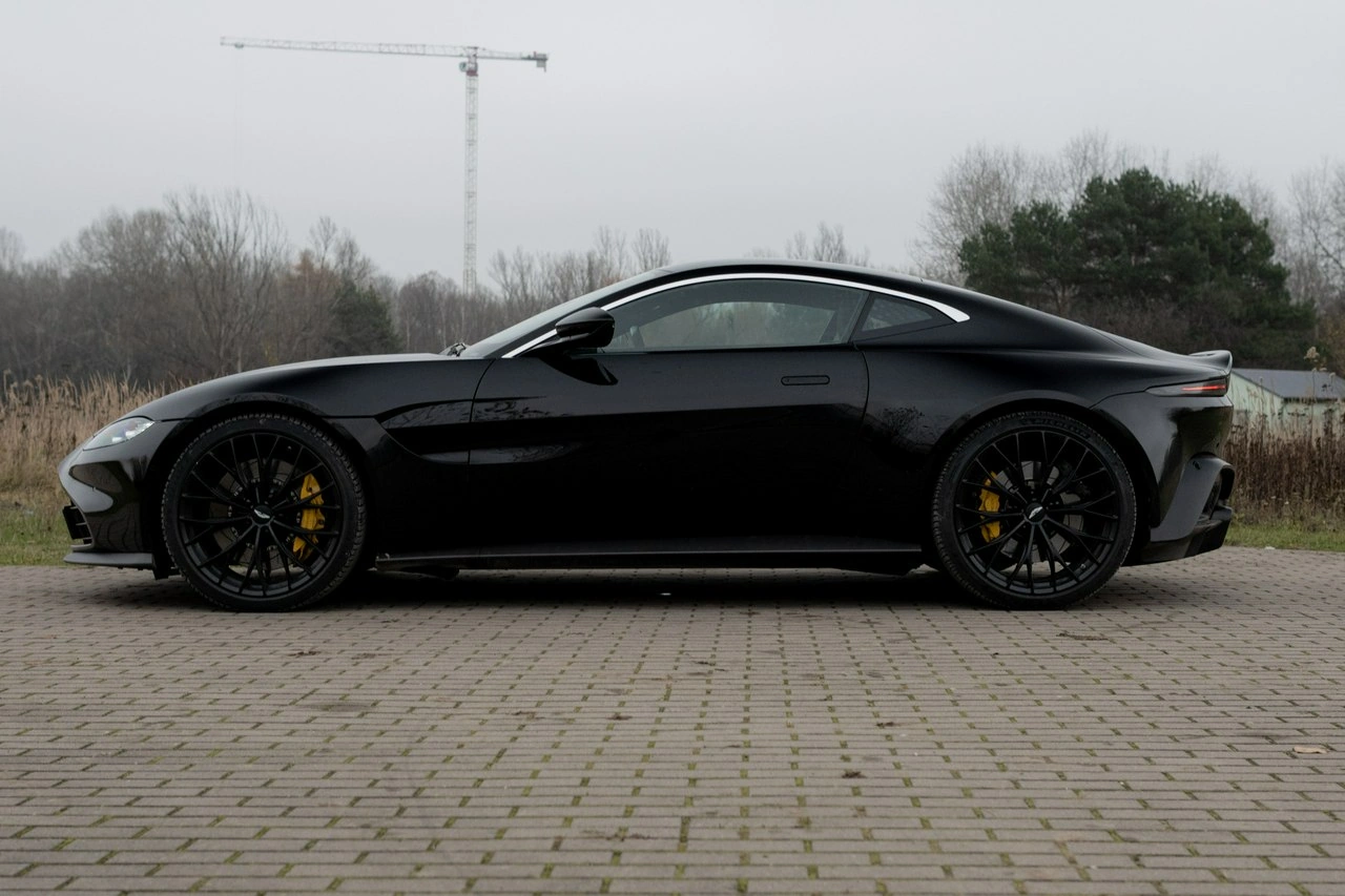 Aston Martin Vantage - Zdjęcie 9