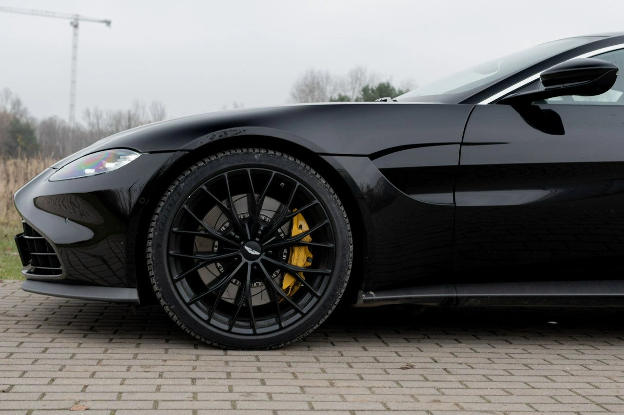 Aston Martin Vantage - Zdjęcie 10