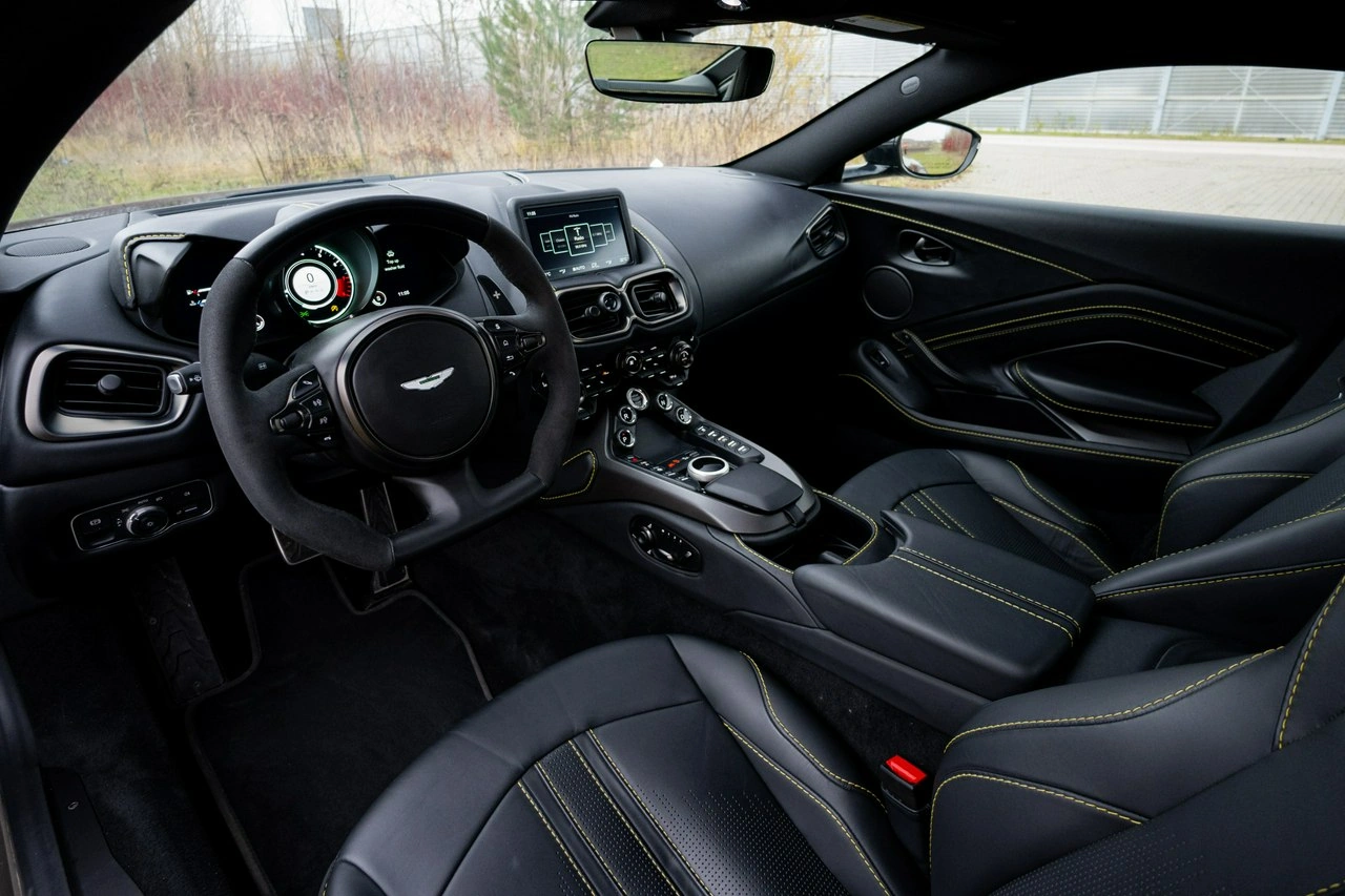 Aston Martin Vantage - Zdjęcie 15