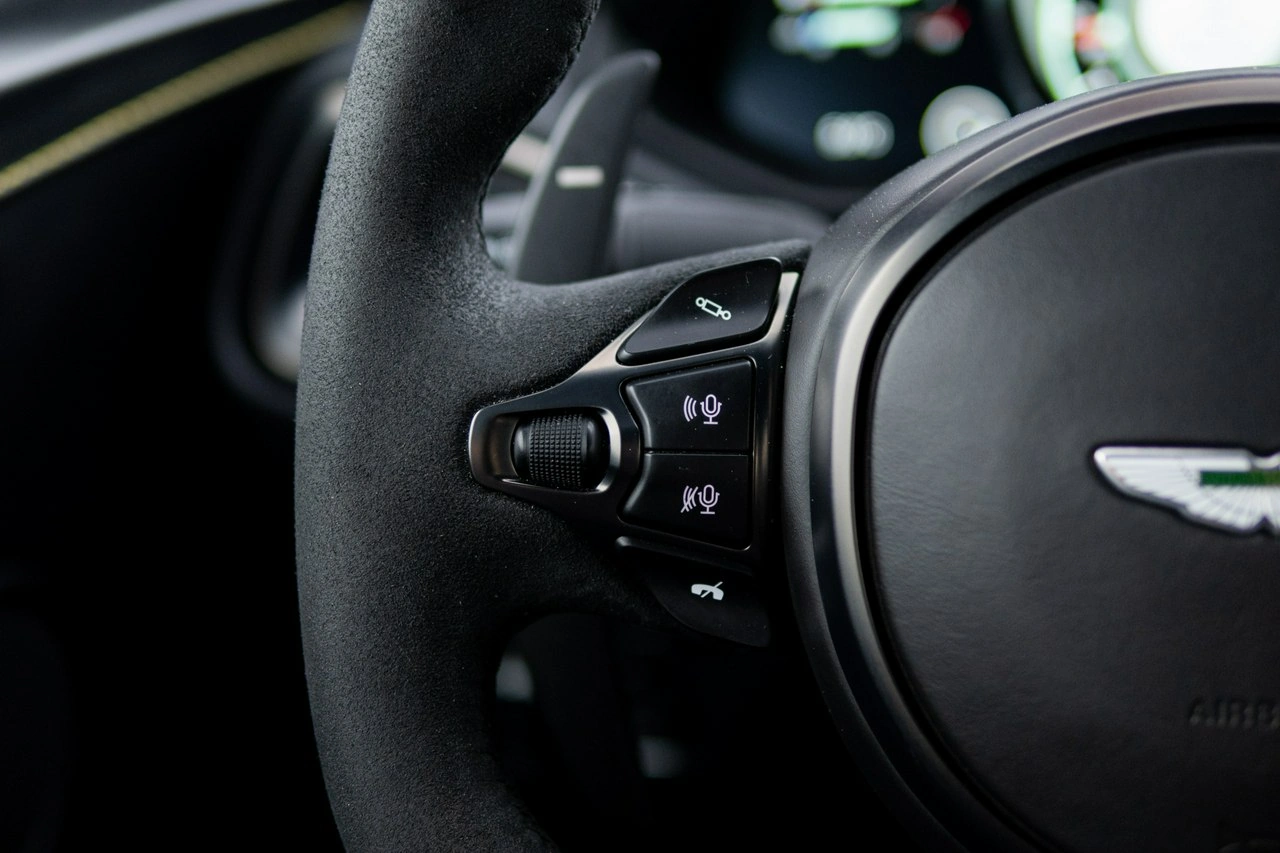 Aston Martin Vantage - Zdjęcie 18