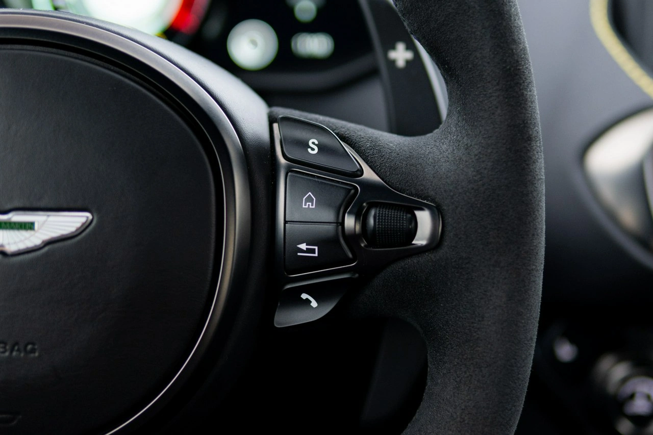 Aston Martin Vantage - Zdjęcie 19