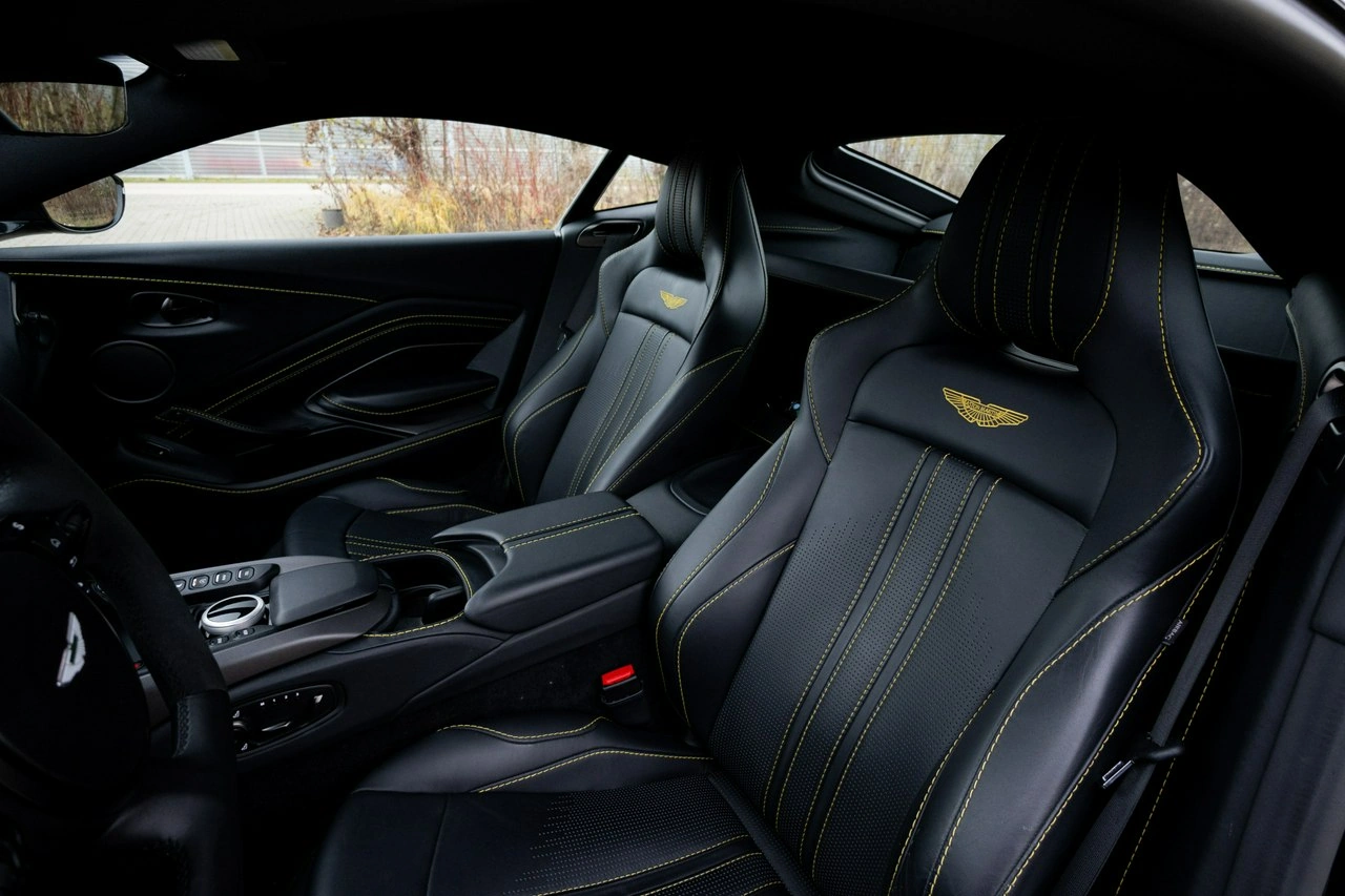 Aston Martin Vantage - Zdjęcie 21