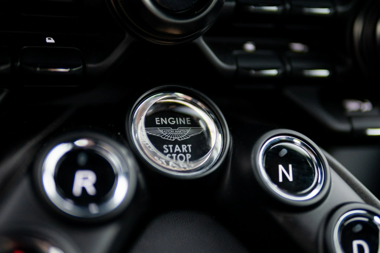 Aston Martin Vantage - Zdjęcie 29