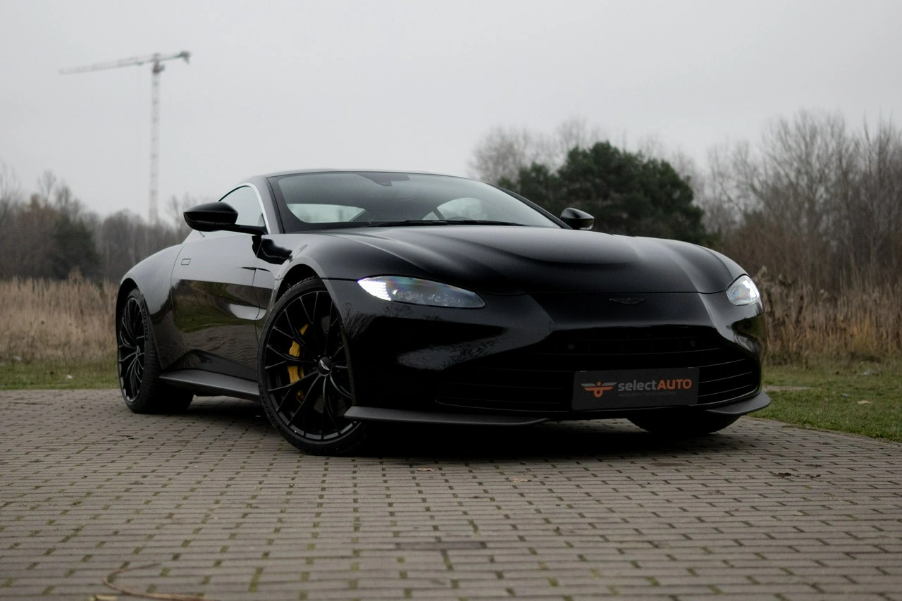 Aston Martin Vantage - Zdjęcie 2