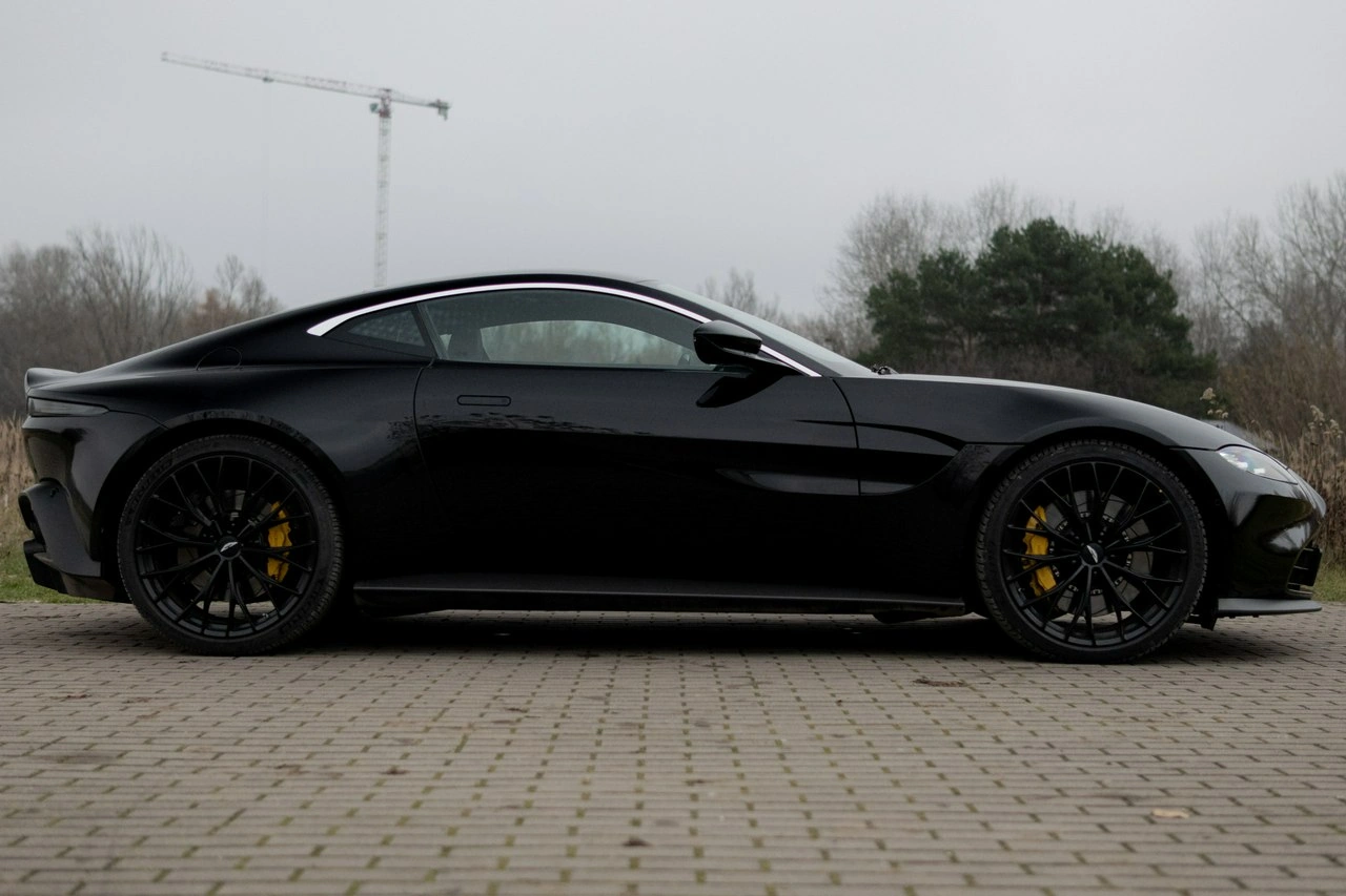 Aston Martin Vantage - Zdjęcie 6