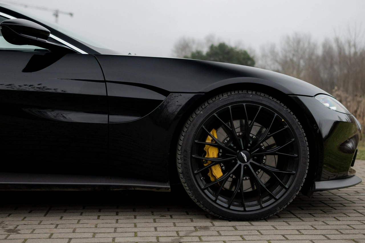 Aston Martin Vantage - Zdjęcie 8
