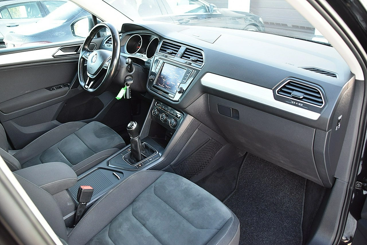Volkswagen Tiguan - Zdjęcie 9