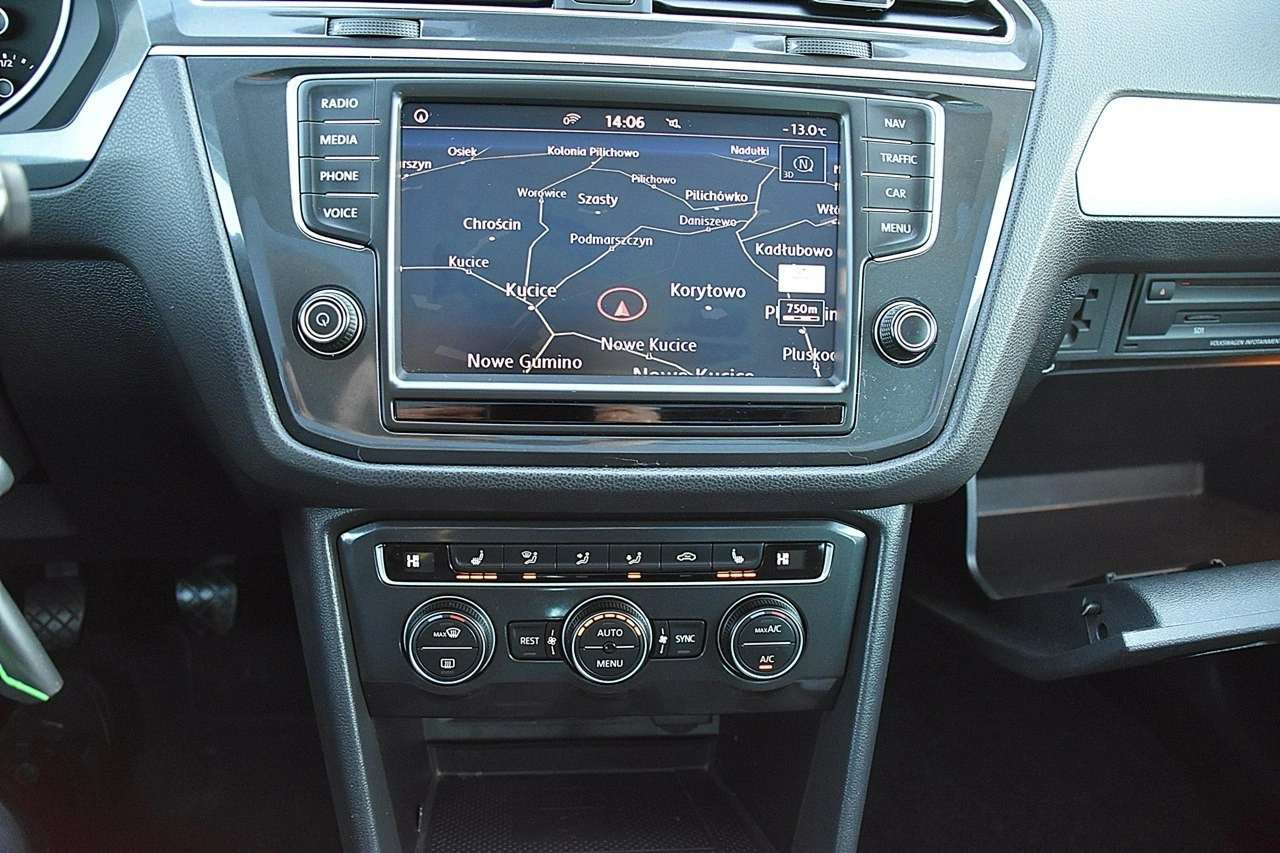 Volkswagen Tiguan - Zdjęcie 14
