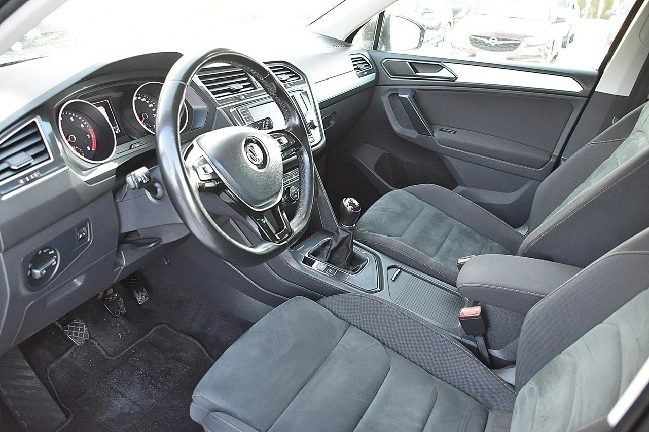 Volkswagen Tiguan - Zdjęcie 8