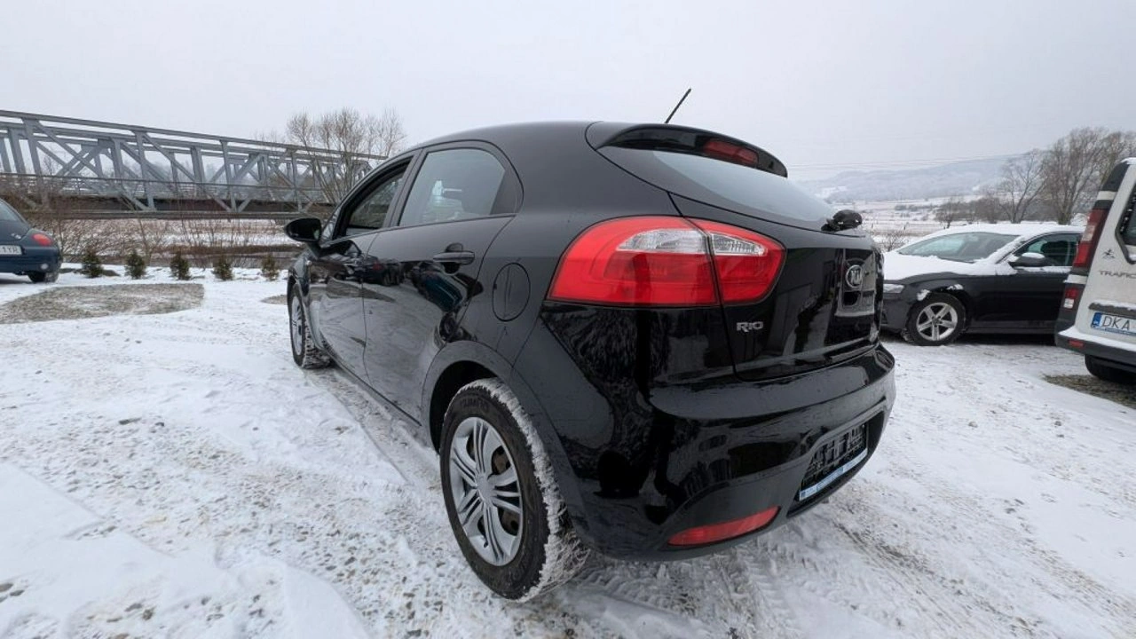 Kia Rio - Zdjęcie 9