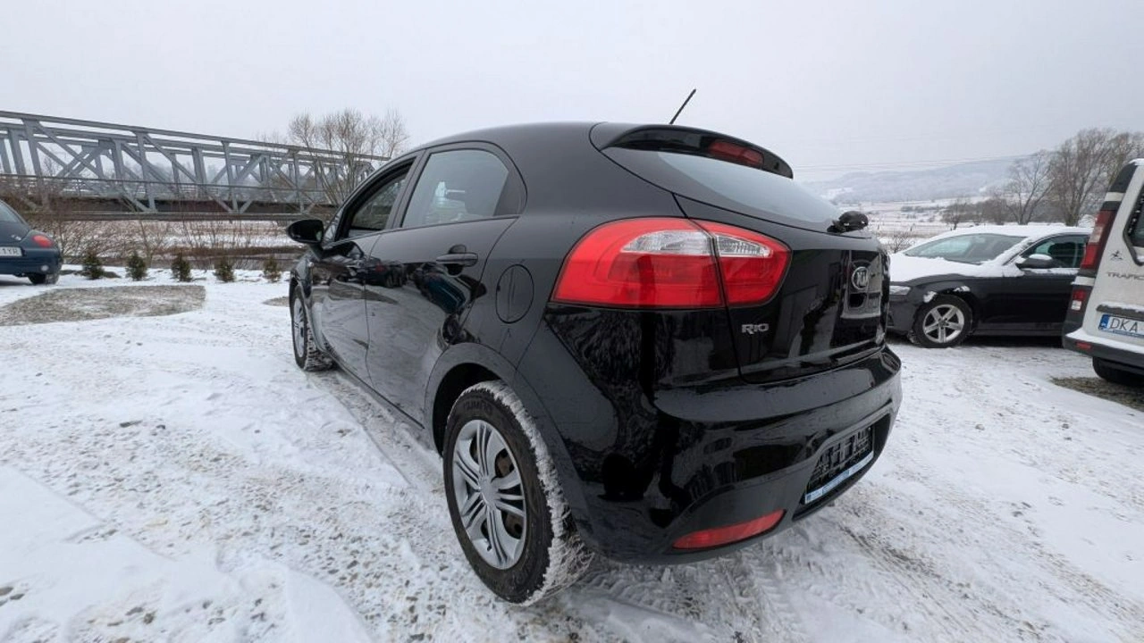Kia Rio - Zdjęcie 9