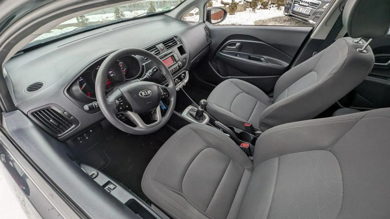 Kia Rio - Zdjęcie 10