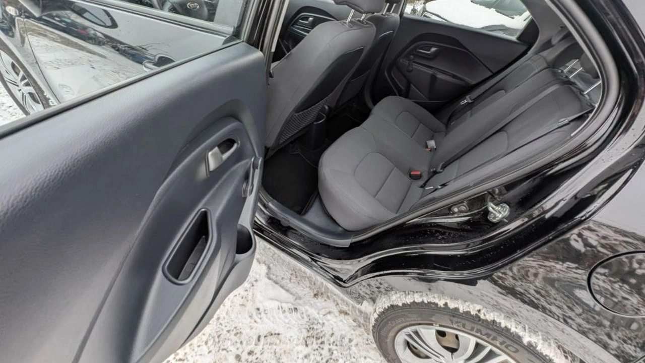 Kia Rio - Zdjęcie 12