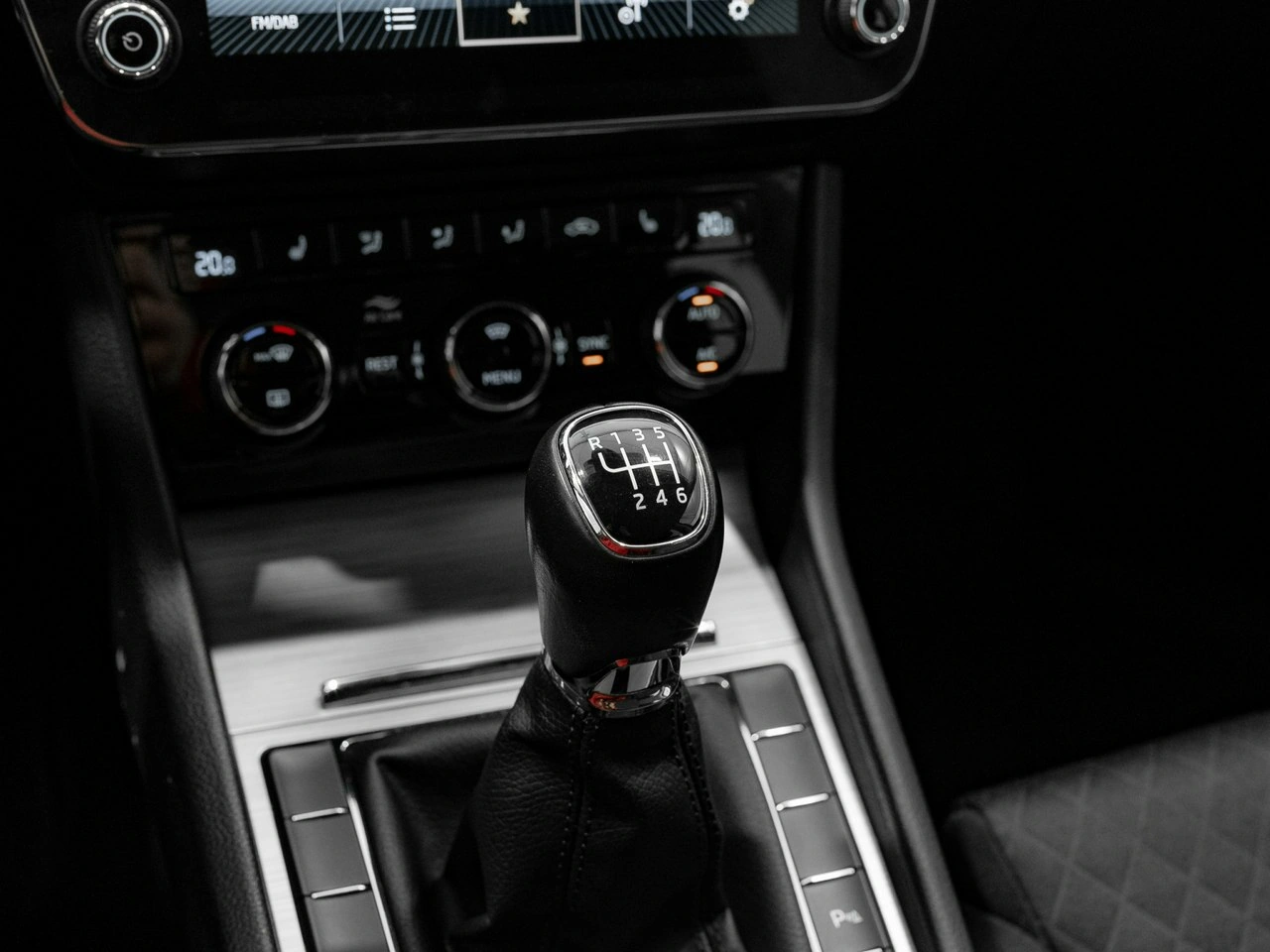 Skoda Superb - Zdjęcie 15