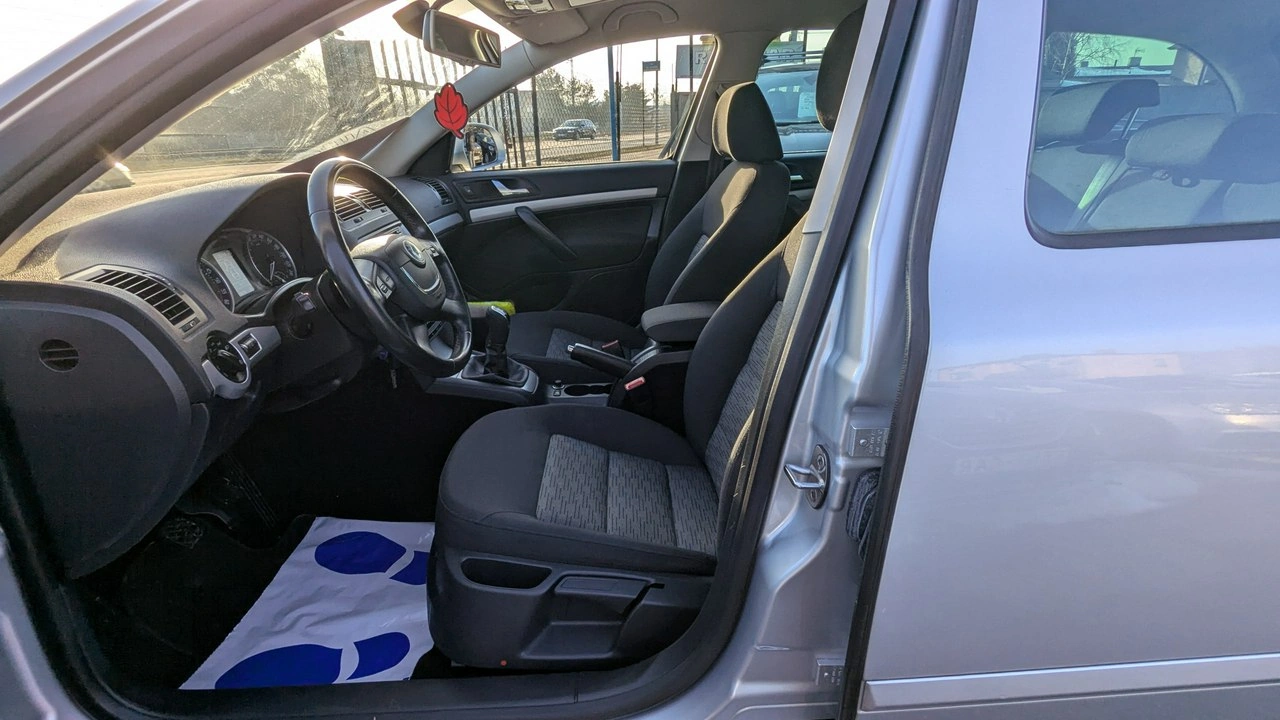 Skoda Octavia - Zdjęcie 9