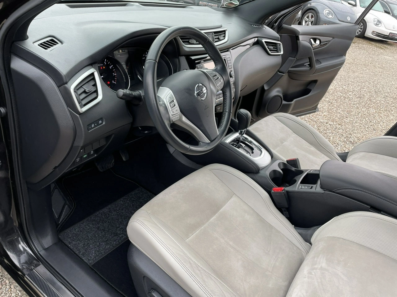 Nissan Qashqai - Zdjęcie 24