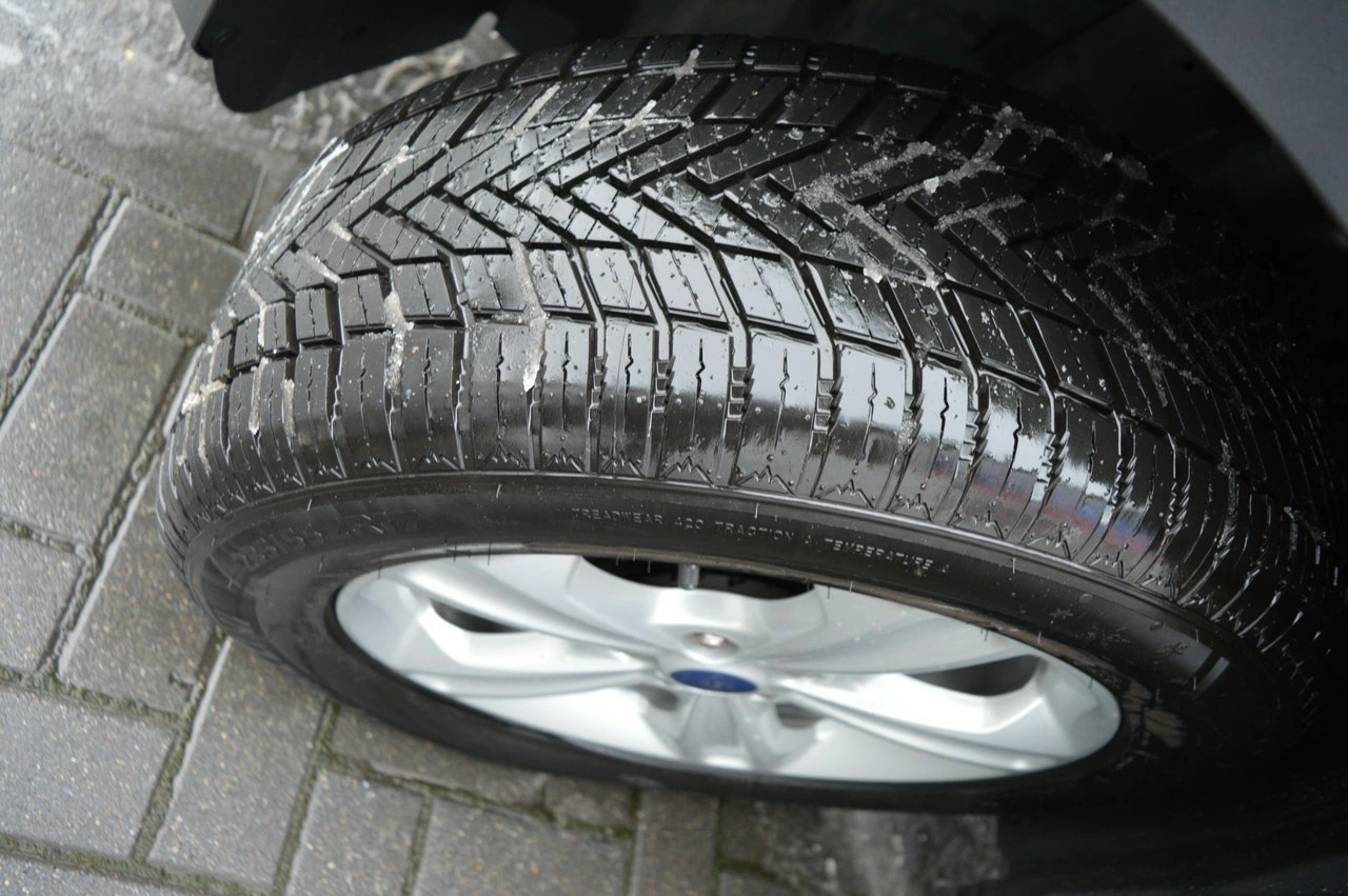 Ford Kuga - Zdjęcie 4