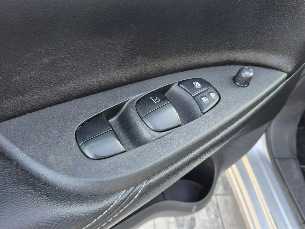 Nissan Pulsar - Zdjęcie 9