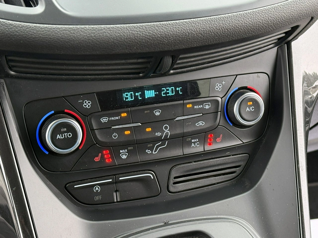 Ford Kuga - Zdjęcie 7