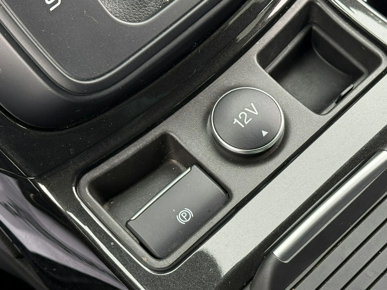 Ford Kuga - Zdjęcie 15