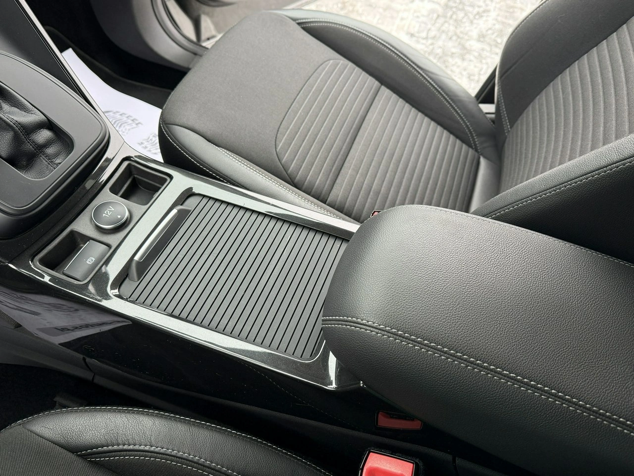 Ford Kuga - Zdjęcie 16