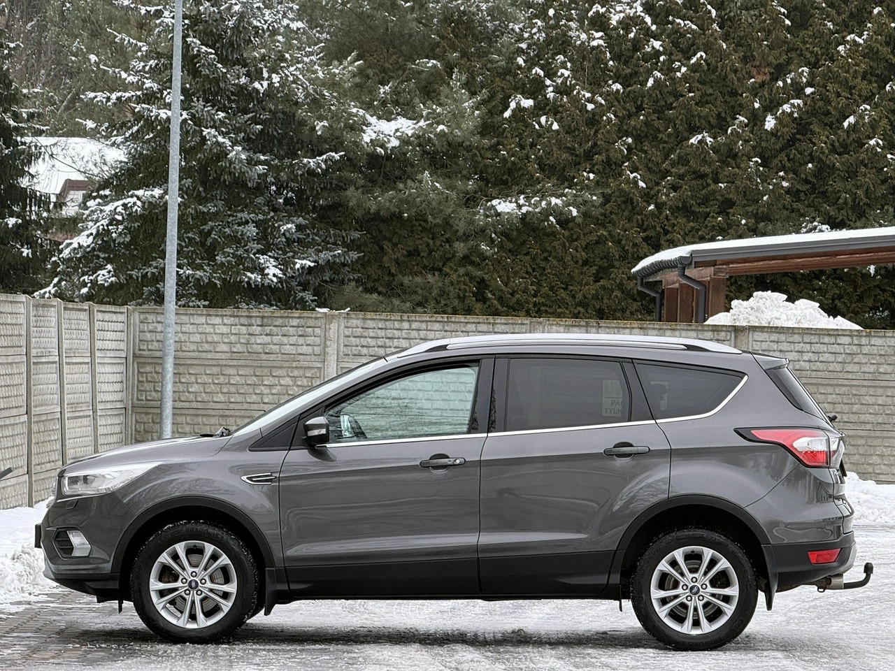 Ford Kuga - Zdjęcie 38