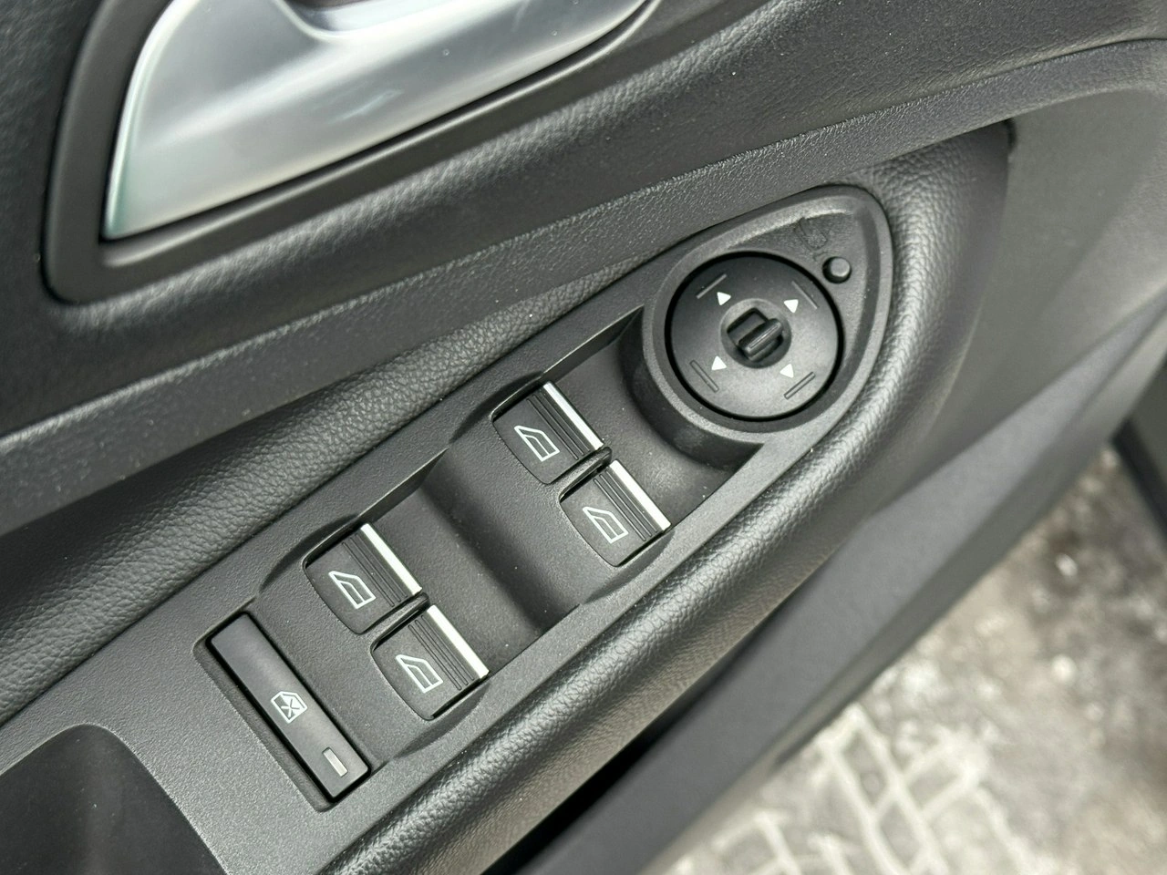 Ford Kuga - Zdjęcie 8