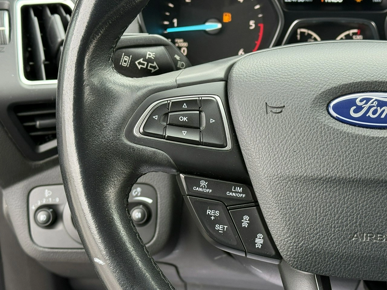 Ford Kuga - Zdjęcie 11