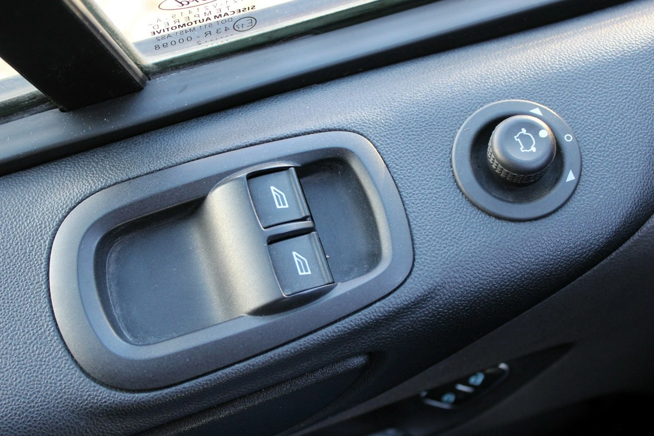 Ford Transit Custom - Zdjęcie 28