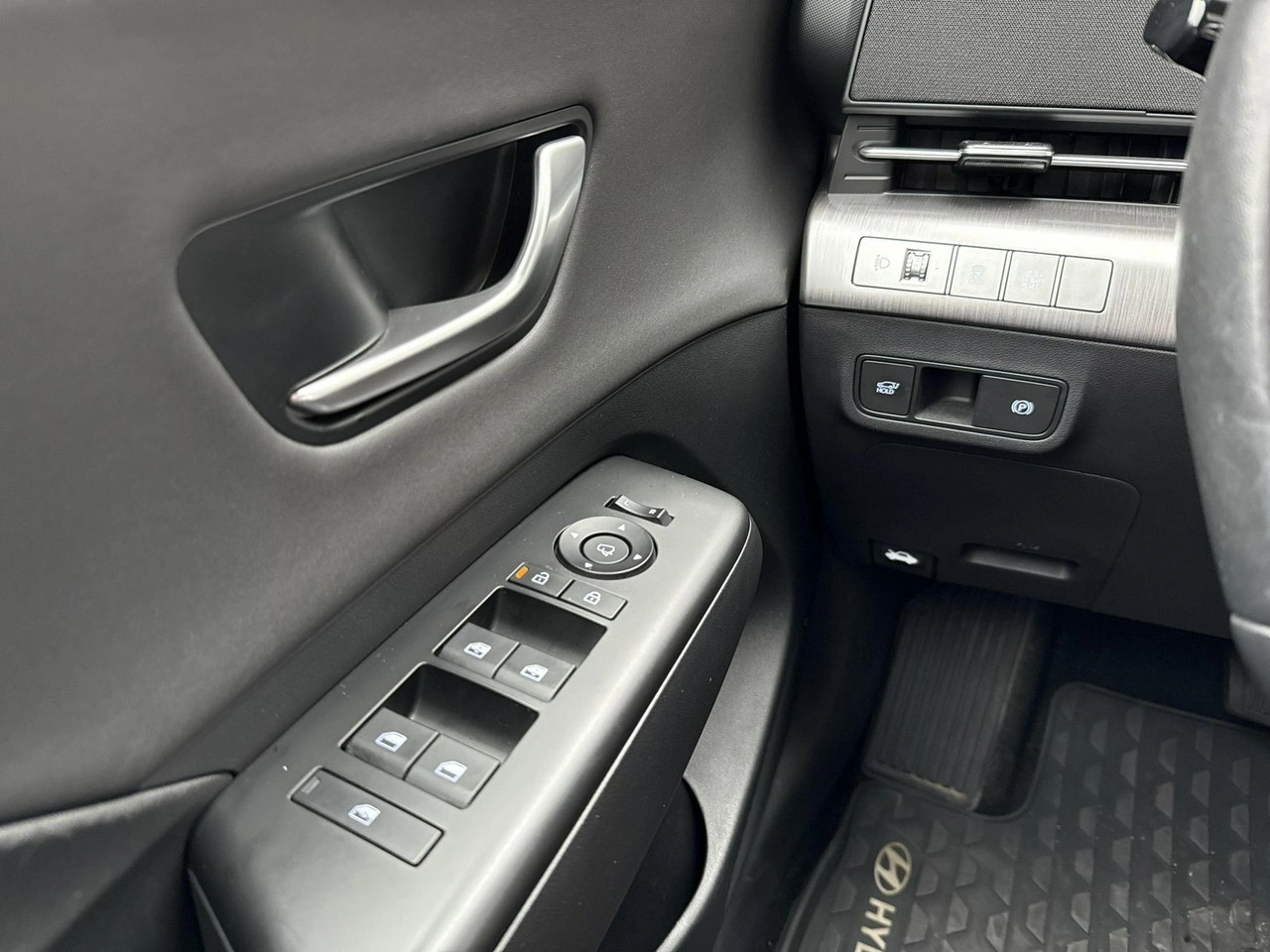 Hyundai Kona - Zdjęcie 27