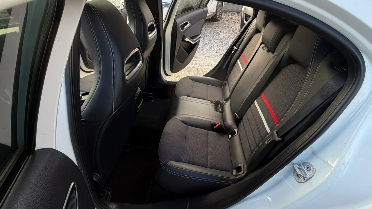 Mercedes A 180 - Zdjęcie 12