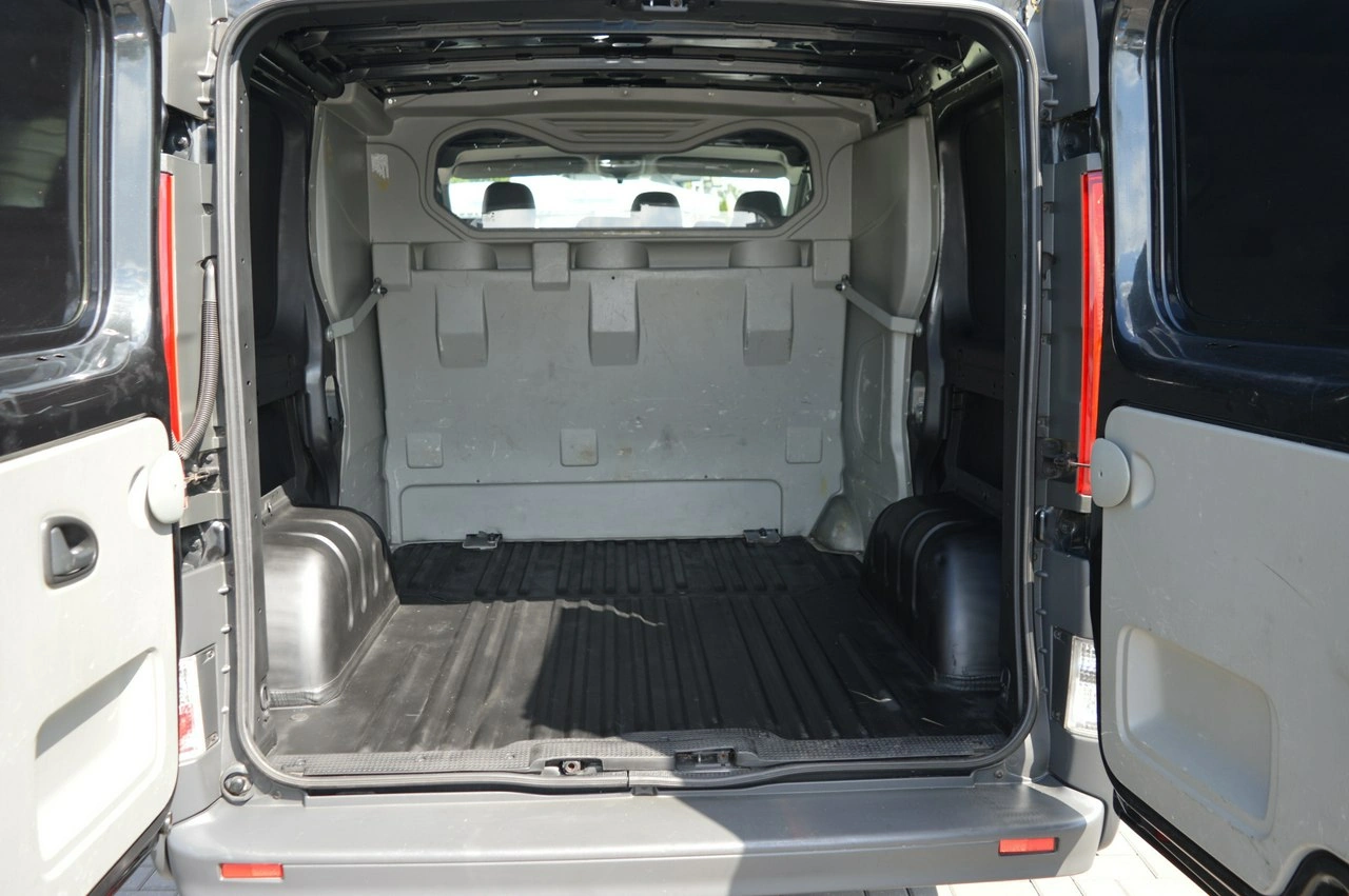 Opel Vivaro - Zdjęcie 32