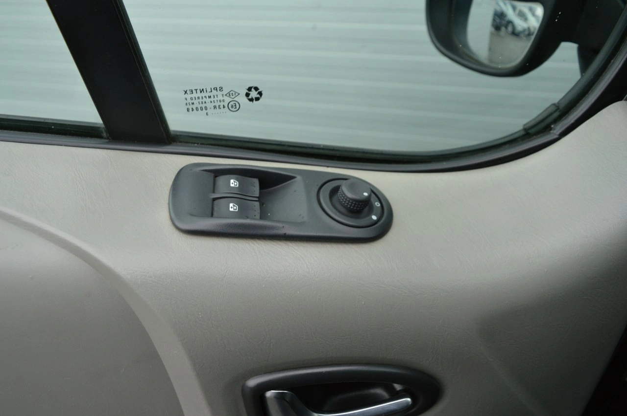 Opel Vivaro - Zdjęcie 31