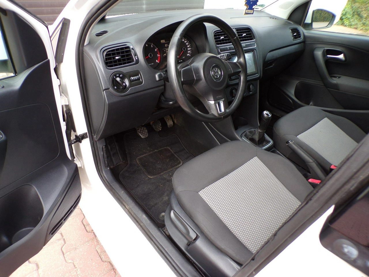 Volkswagen Polo - Zdjęcie 16