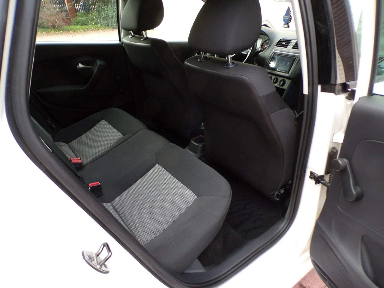 Volkswagen Polo - Zdjęcie 25