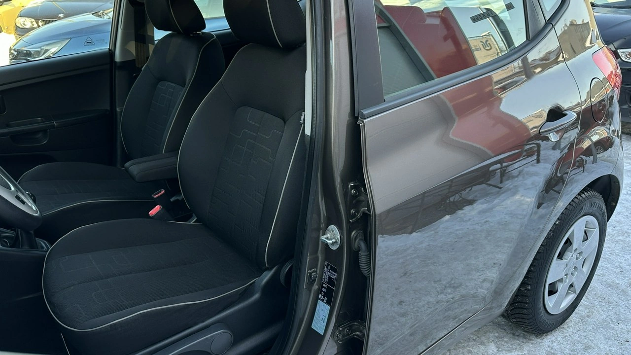 Kia Venga - Zdjęcie 16