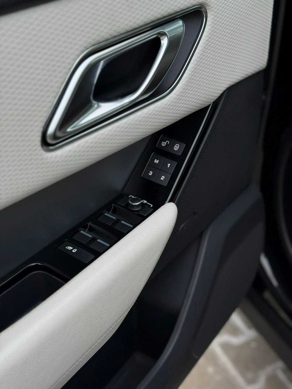 Land Rover Range Rover Velar - Zdjęcie 11