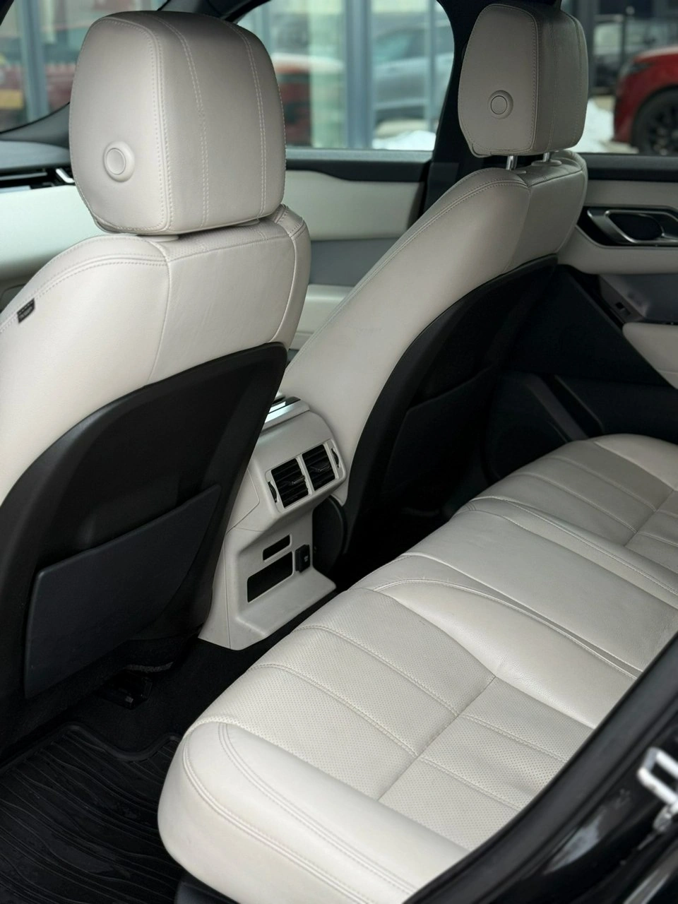 Land Rover Range Rover Velar - Zdjęcie 18