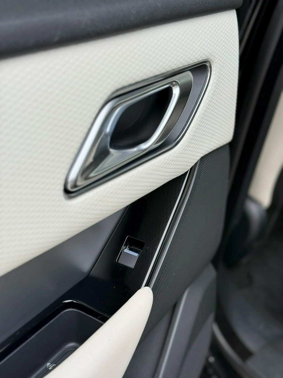 Land Rover Range Rover Velar - Zdjęcie 19