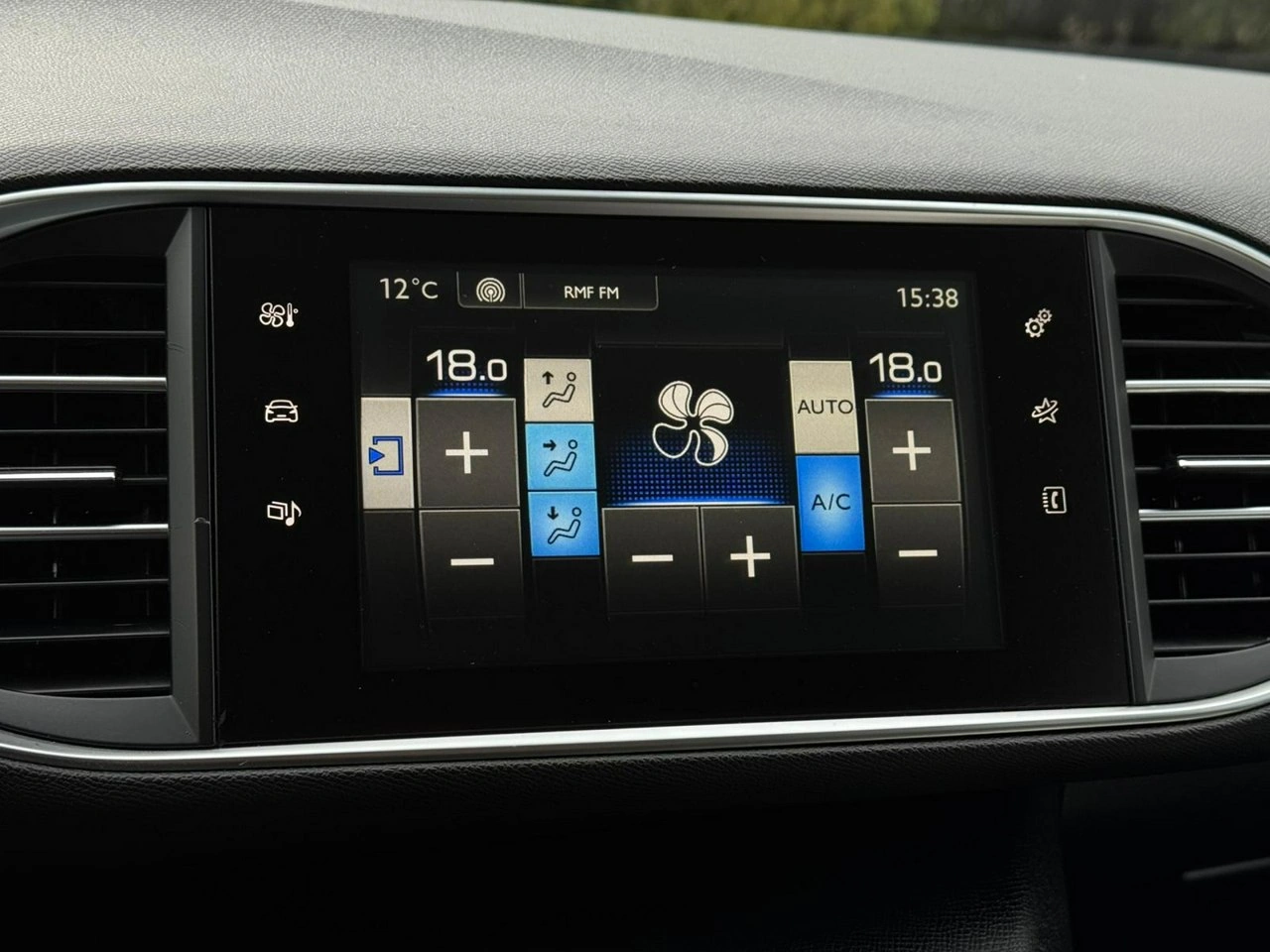 Peugeot 308 - Zdjęcie 27