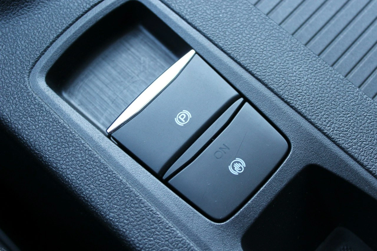 Ford Kuga - Zdjęcie 25