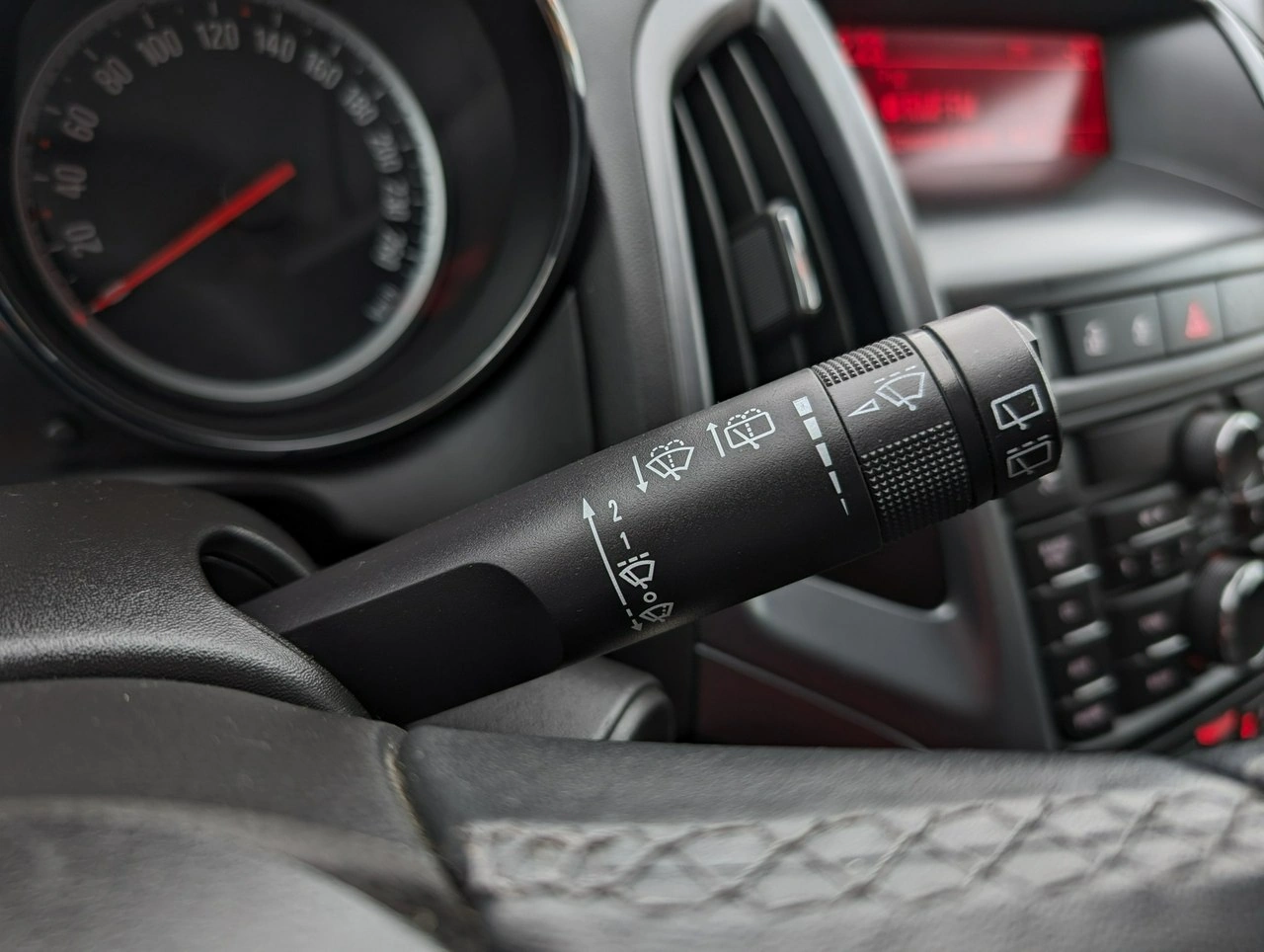 Opel Astra - Zdjęcie 28