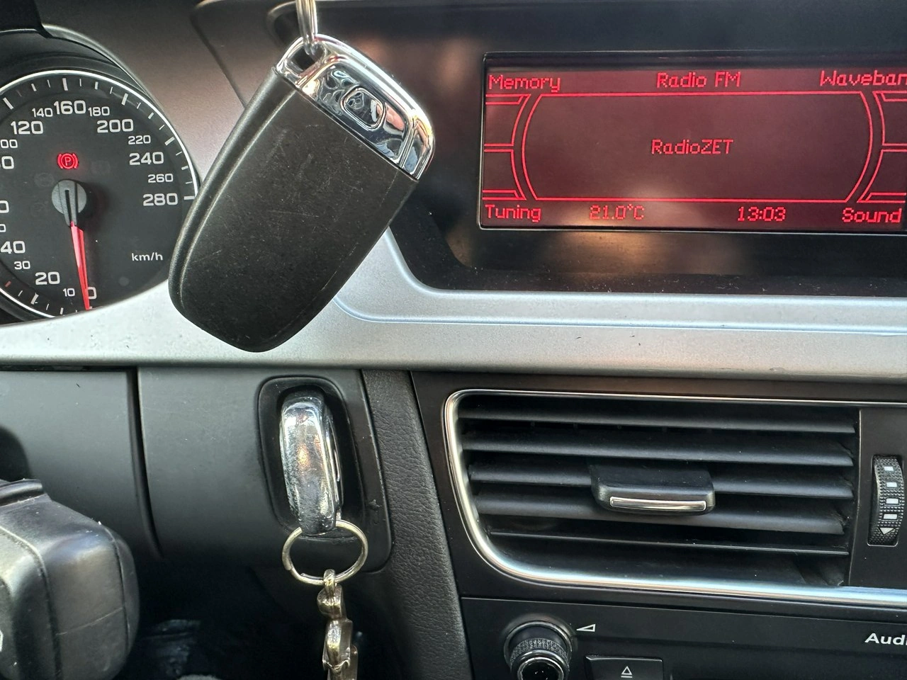 Audi A4 - Zdjęcie 19