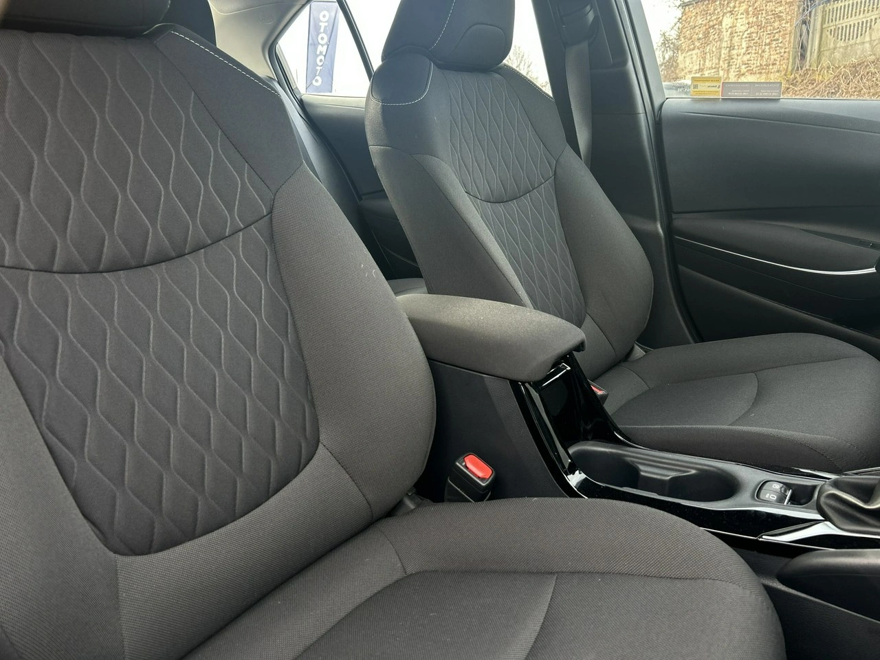 Toyota Corolla - Zdjęcie 29