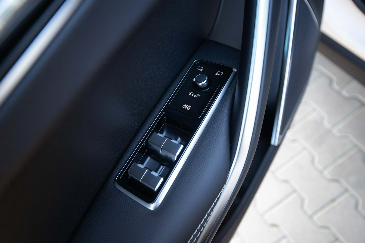 Jaguar F-Pace - Zdjęcie 10