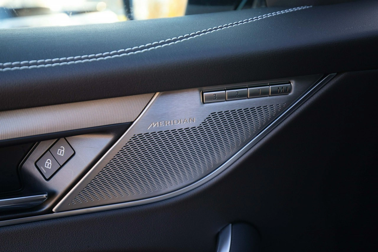 Jaguar F-Pace - Zdjęcie 11