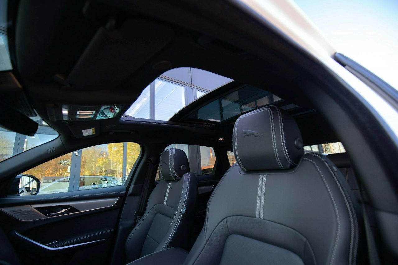 Jaguar F-Pace - Zdjęcie 12