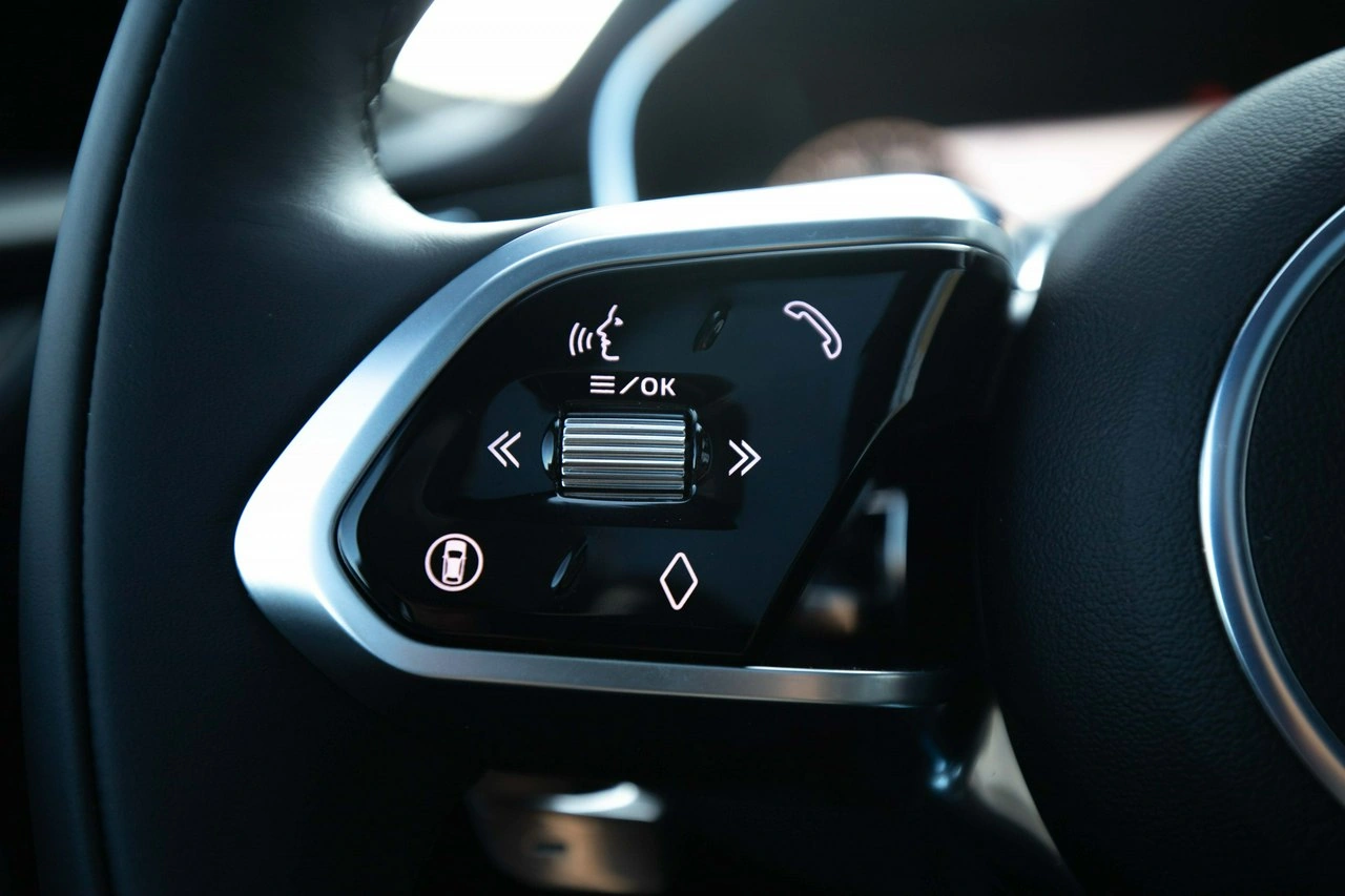 Jaguar F-Pace - Zdjęcie 18