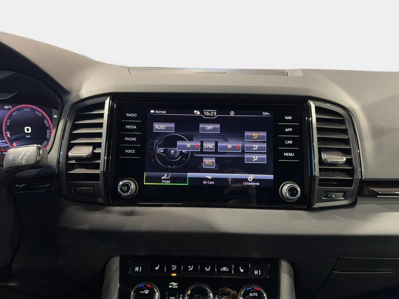 Skoda Karoq - Zdjęcie 29